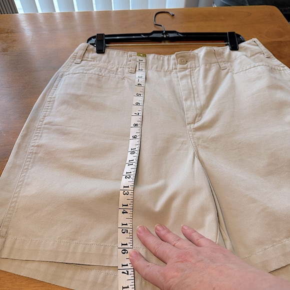 Essentials style 100% cotton khaki shorts - Size 14 - Picture 6 of 7